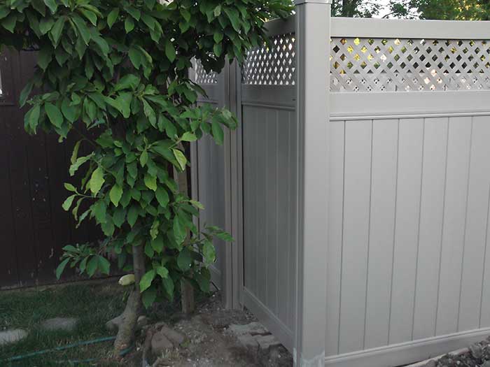 full-privacy-vinyl-fencing-with-latice-installation-richmond-hill-by-vinyl-fencing-installation-services-by-vinyl-fence-toronto